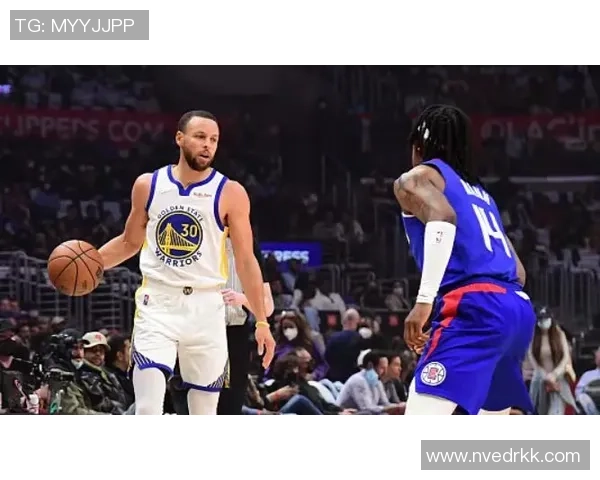 里夫斯手感冰凉半场仅得四分湖人关键战他成最大短板