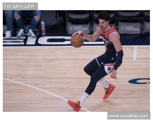 锡安高效统治攻防两端全场砍下18分5板6助上半场独揽16分展现全能表现